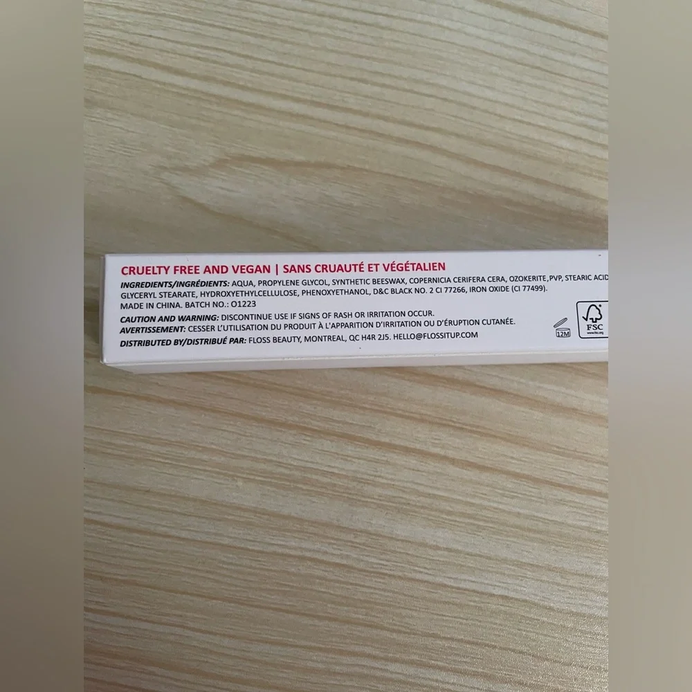 Floss Rise Above Lengthening Mascara in Black - Picture 3 of 4